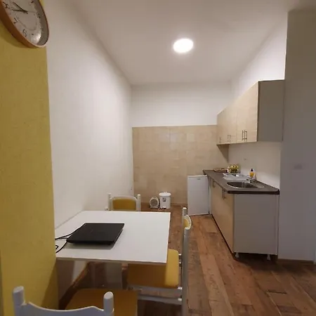 Sarti بانيا لوكا